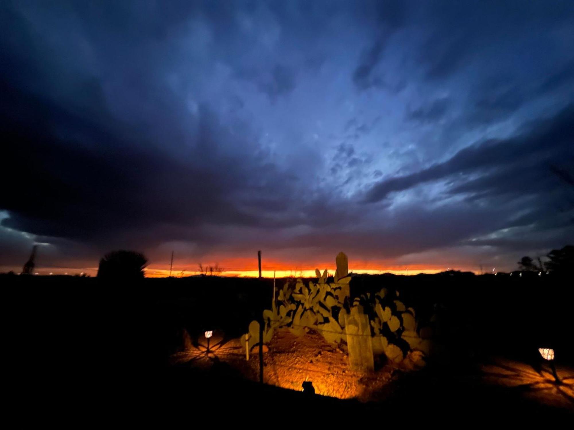 Hole In The Wall Getaway - Usa Mexico Border Bed And Breakfast Columbus Esterno foto