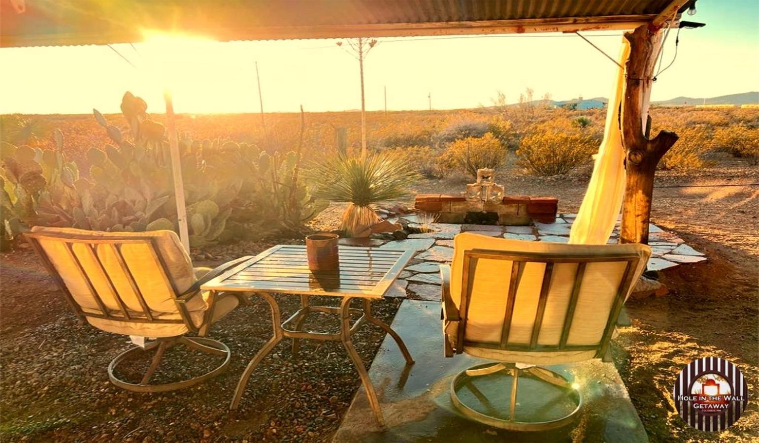 Hole In The Wall Getaway - Usa Mexico Border Bed And Breakfast Columbus Esterno foto